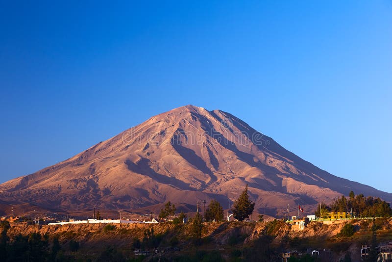 Volcano Misti In Arequipa Stock Photo - Download Image Now - Arequipa  Province, Arequipa City, Arequipa Region - iStock