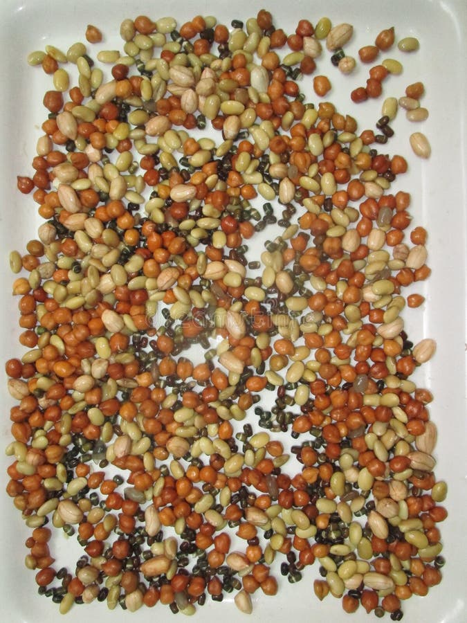 Mixture of beans , nuts and lentils , Black gram , soyabean seeds , peanuts ,black pulses ,moong daal ,udad dalMixture of beans , nuts and lentils , Black gram , soyabean seeds , peanuts ,black pulses ,moong dal ,udad dal , India breakfast , Nutrition , nutritional breakfast  , morning nutrition , onion  , lemon ,. Mixture of beans , nuts and lentils , Black gram , soyabean seeds , peanuts ,black pulses ,moong daal ,udad dalMixture of beans , nuts and lentils , Black gram , soyabean seeds , peanuts ,black pulses ,moong dal ,udad dal , India breakfast , Nutrition , nutritional breakfast  , morning nutrition , onion  , lemon ,