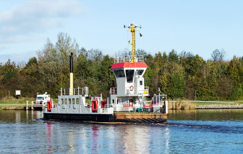 Mit dem nordostseekanal ferryship fischerhutte Schleswig- Holstein