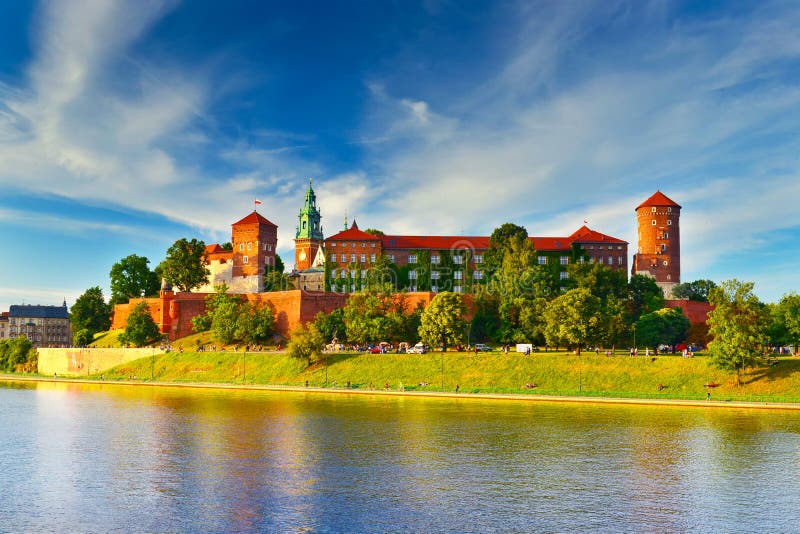 Mittelalterliches Schloss Wawel im Hochsommer, Krakau, Polen stockbilder Mittelalterliches Schloss Wawel im Hochsommer, Krakau, Polen stockbilder