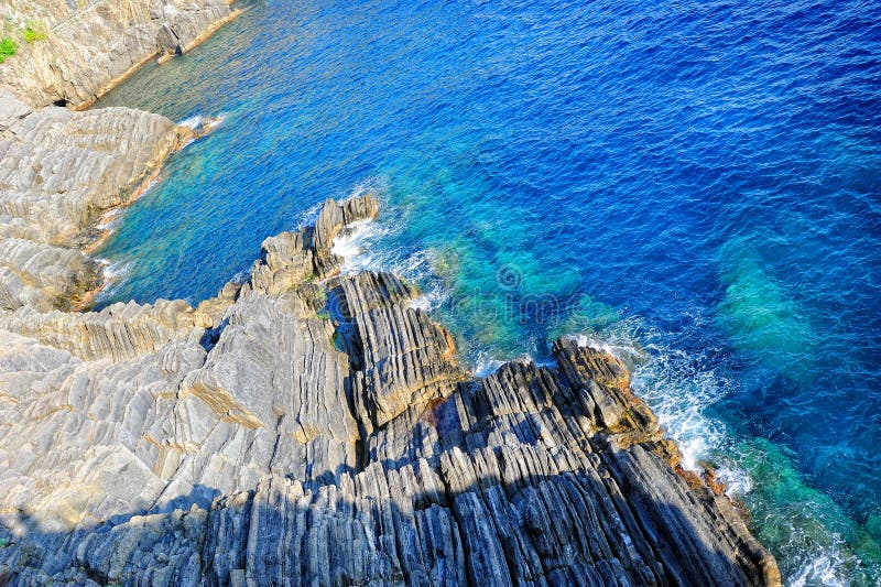 Download Mittelmeer- Und Gebirgshintergrund Stockbild - Bild von küste, cerulean: 26359257