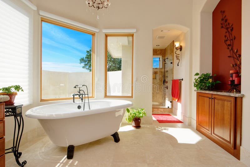 Mittelmeerinnenraum - Badezimmer Stockbild - Bild von dekor