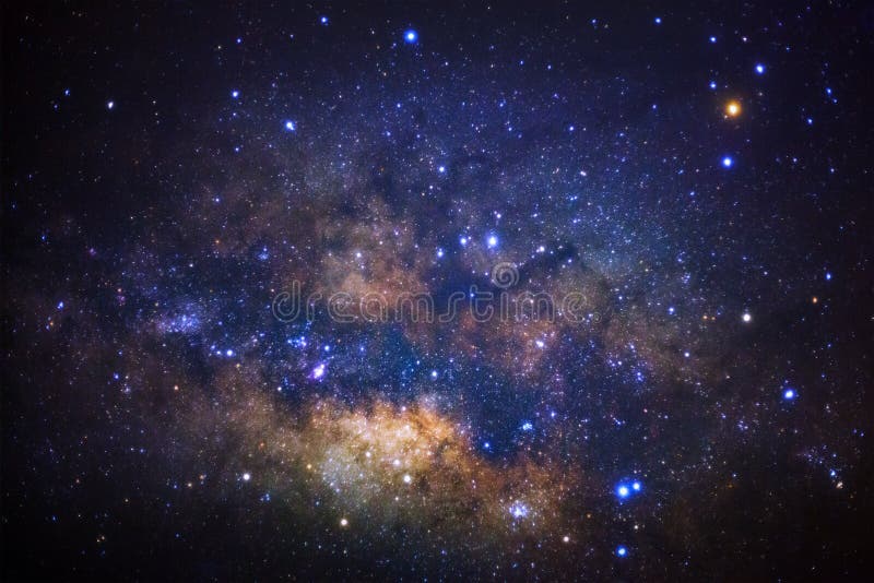 Mitten av mjölkaktig galaxi och rymddamm i universum, nattstjärnhimlen med stjärnor