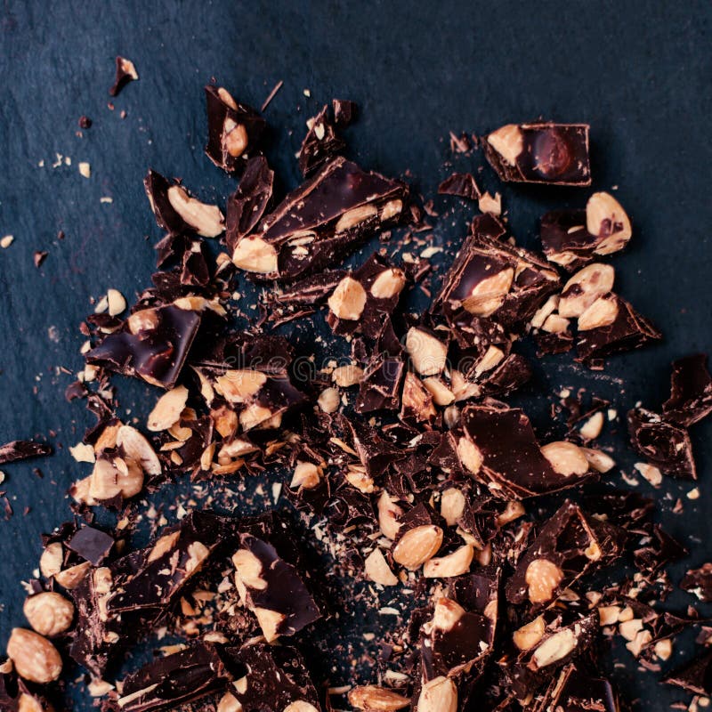 Mix of Chocolate Bar Pieces / Dark Chocolate, Milk Chocolate / N Stock