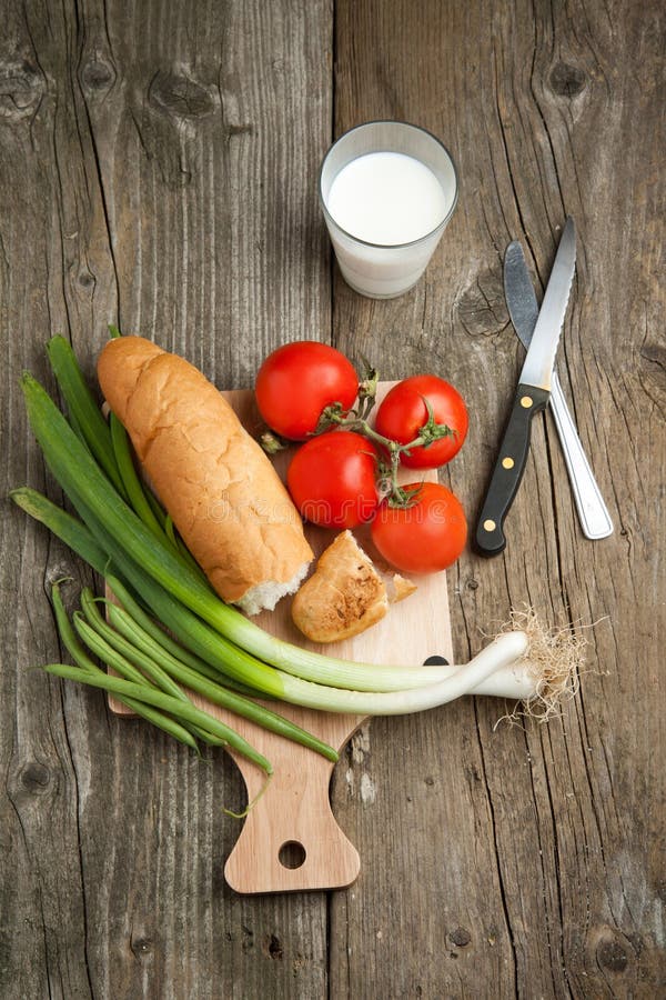 Mix of fresh vegetables with bread