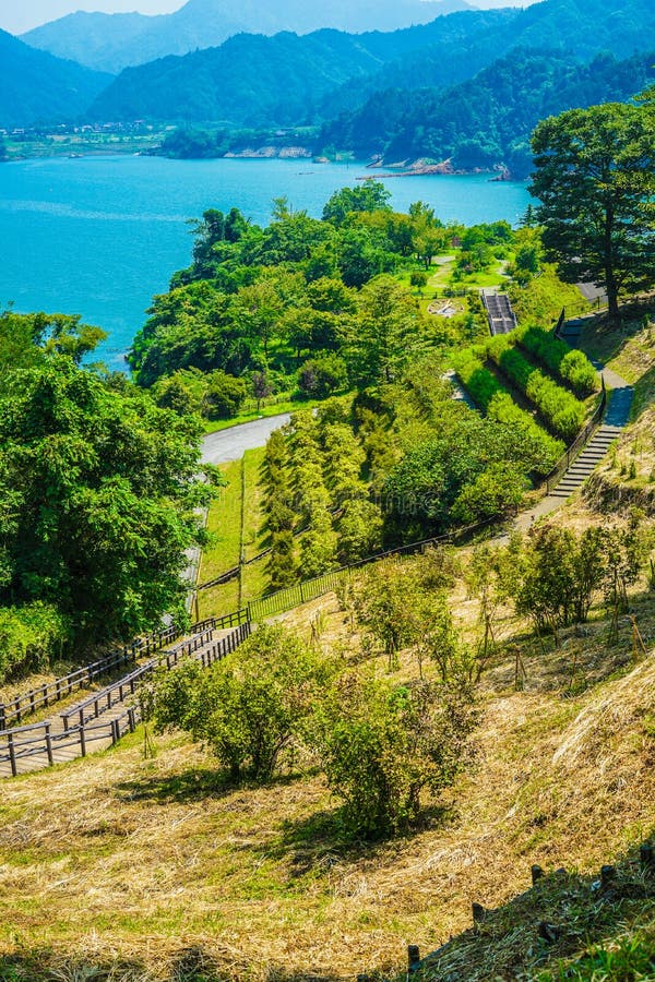Miyagase Verdammungs- und Gen Torii-Seeufergarten Kanagawa lizenzfreie stockbilder Miyagase Verdammungs- und Gen Torii-Seeufergarten Kanagawa lizenzfreie stockbilder