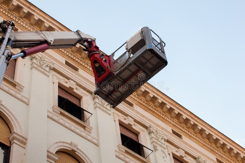 Mobile elevating work platform machine