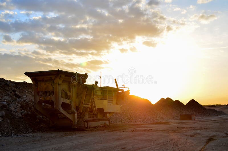 Mobile Stone Crusher Machine by the Construction Site or Mining Quarry for  Crushing Stock Image - Image of belt, machine: 156782043