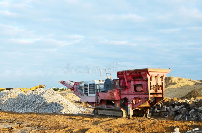 Mobile Stone Crusher Machine by the Construction Site or Mining Quarry for  Crushing Stock Image - Image of belt, machine: 156782043