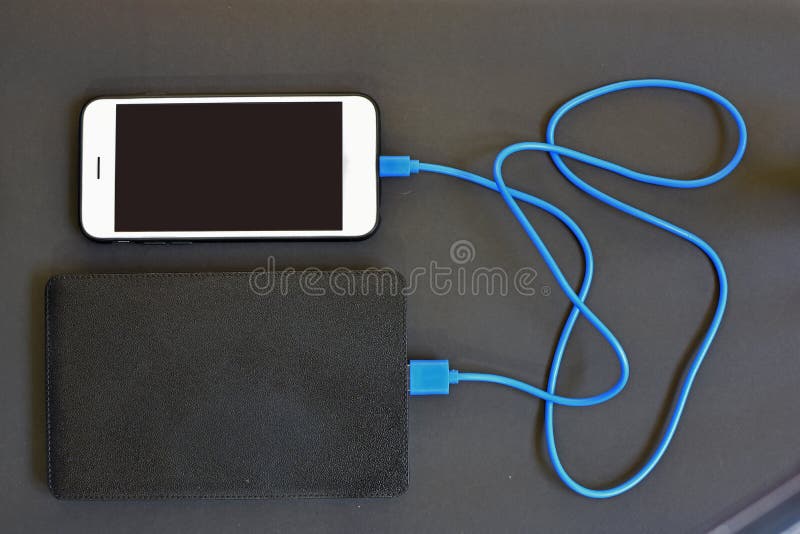 Cell phone charging with Power Bank 0. Cell phone charging with Power Bank 0