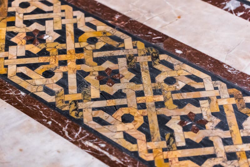 Model geometric de mozaic marmură cu design interțesut intricat stock image