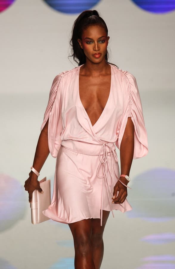 462 Naomi Campbell Stock Photos - Free & Royalty-Free Stock Photos from Dreamstime 462 Naomi Campbell Stock Photos - Free & Royalty-Free Stock Photos from Dreamstime