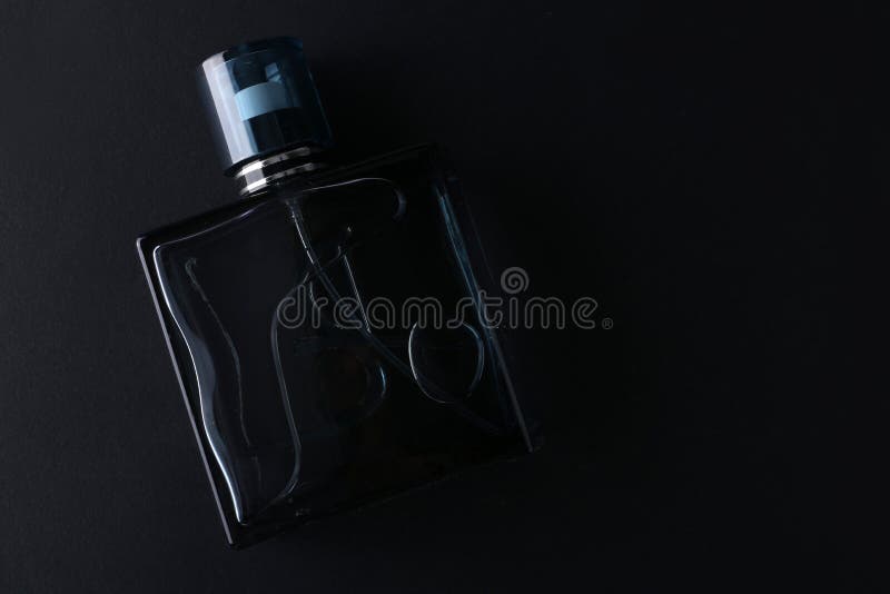 12,285 Schwarze Parfum Flasche Stock Fotos - Freie & Royalty-Free Stock  Fotos von Dreamstime