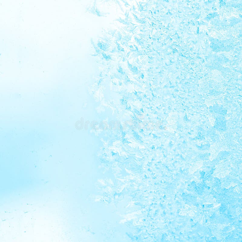 Modeller för vinterfrostblått på fönstret, festlig bakgrund, slut arkivfoton Modeller för vinterfrostblått på fönstret, festlig bakgrund, slut arkivfoton