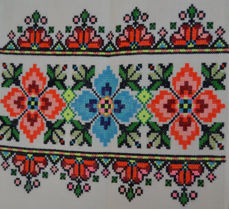 Modeller i form av blommor på en vit kanfas arkivfoton Modeller i form av blommor på en vit kanfas arkivfoton