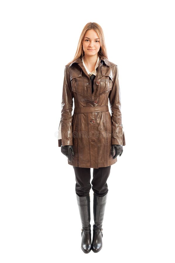 Modello femminile che porta bomber marrone immagine stock libera da diritti Modello femminile che porta bomber marrone immagine stock libera da diritti