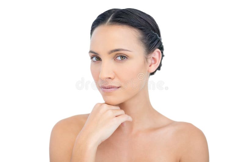 Modelo De Nude Sensual Que Levanta A Mão Em Seu Queixo Foto De Stock Imagem De Morena Naughty