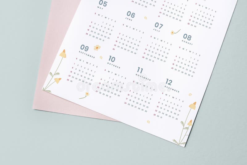 Modelo floral do molde do calendário com espaço do projeto imagens de stock Modelo floral do molde do calendário com espaço do projeto imagens de stock