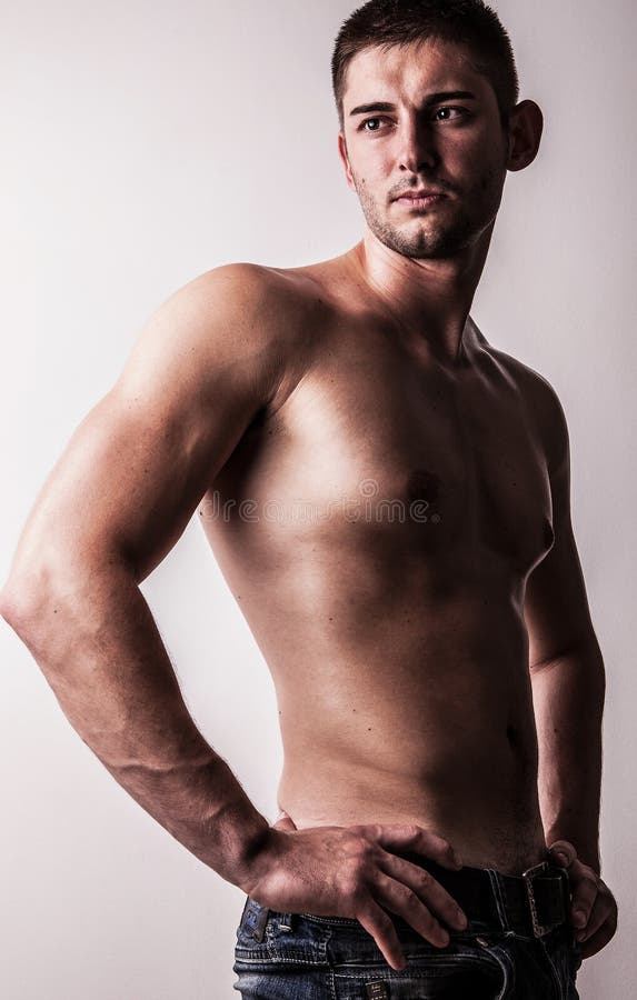 Hombre usando pañal de incontinencia: fotografía de stock © andriano_cz  #144627343