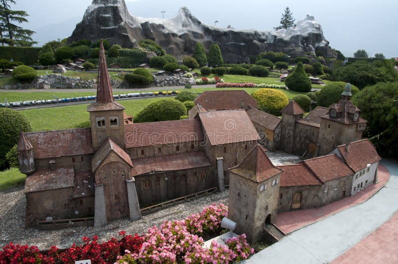 Modelo miniatura (castillo) en mini parque fotografía de archivo libre de regalías