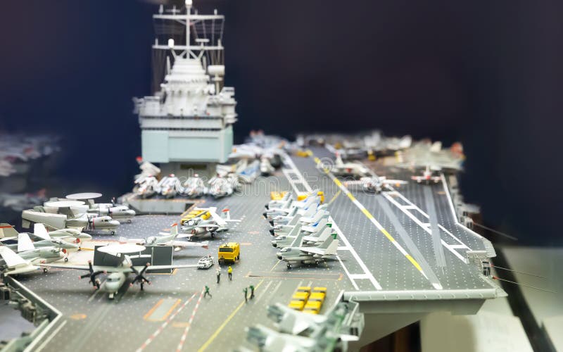 Modelo miniatura portaaviones foto de archivo