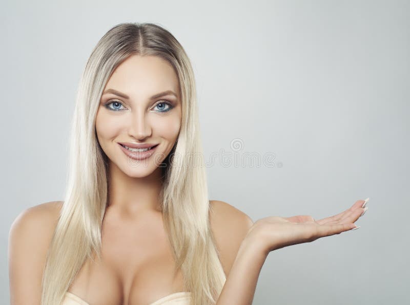 Modelo saudável Woman Portrait dos termas Tratamento facial fotos de stock Modelo saudável Woman Portrait dos termas Tratamento facial fotos de stock