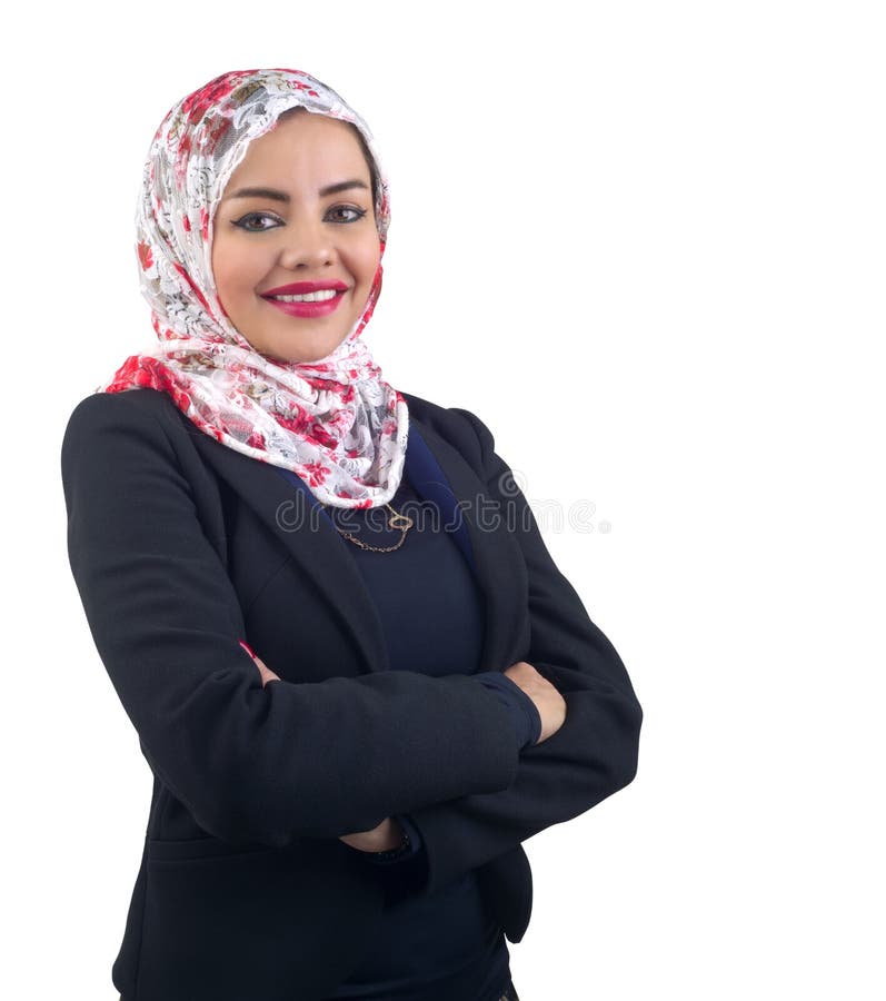 Modelo árabe hermoso en el hijab que presenta y aislado en blanco foto de archivo libre de regalías Modelo árabe hermoso en el hijab que presenta y aislado en blanco foto de archivo libre de regalías