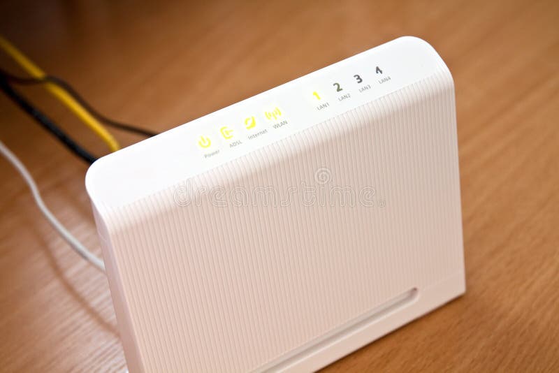 Modem Do ADSL Foto De Stock. Imagem De Ferragem, Frente - 23096334