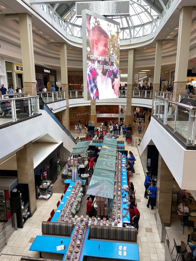 Modern Architecture and Restaurant at a Shopping Mall in Virginia
