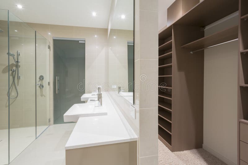Modern bathroom with walk in robe royalty free stock photo Modern bathroom with walk in robe royalty free stock photo