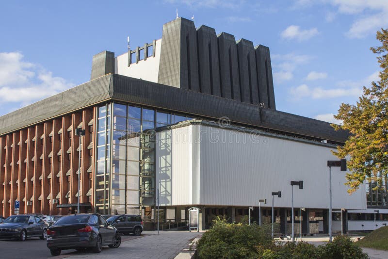 Modern byggnad av den litauiska nationella opera- och balettteatern i Vilnius lithuania arkivfoton Modern byggnad av den litauiska nationella opera- och balettteatern i Vilnius lithuania arkivfoton
