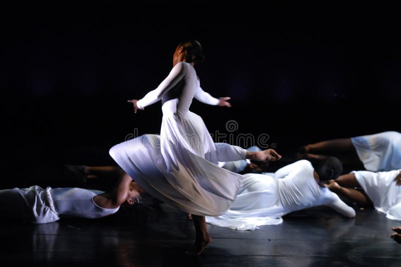 Modern Dance Performance 2