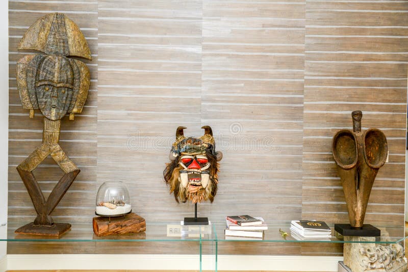 Modern living room editorial photo. Image of colonial 92224411