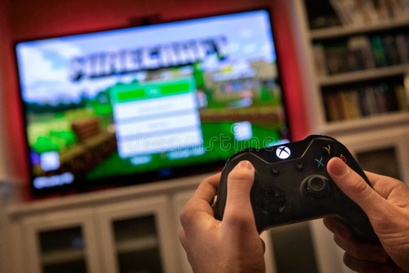 St. Louis, Missouri, USA - August 17, 2019: Focus on Xbox One Controller of  Gamer Playing Minecraft Editorial Photography - Image of microsoft, video:  169222382