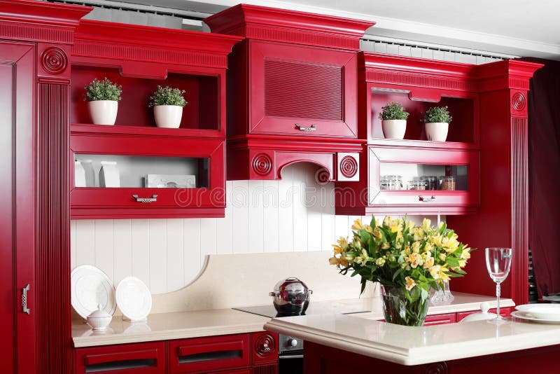 Với bếp đỏ hiện đại, không gian nấu ăn của bạn sẽ trở nên nổi bật, đầy sức sống và sang trọng. Hãy cùng đắm chìm trong không gian đầy phấn khích này và tận hưởng những giây phút vui vẻ, tươi mới.