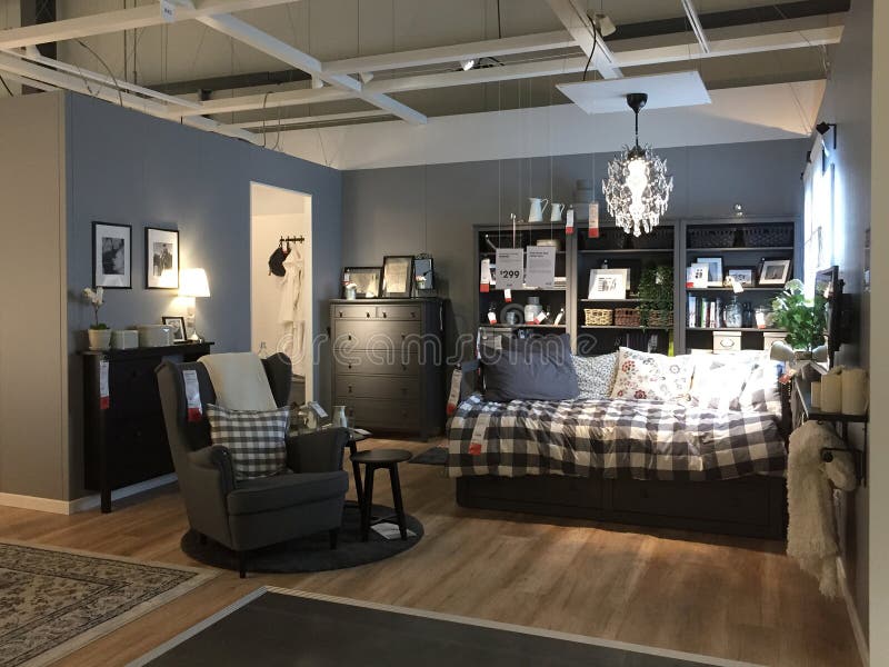 Modern slaapkamerontwerp bij opslag IKEA stock afbeeldingen Modern slaapkamerontwerp bij opslag IKEA stock afbeeldingen