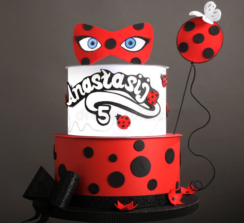 Gateau ladybug Miraculous  Ladybug cake, Ladybug cakes, Birthday cake  decorating