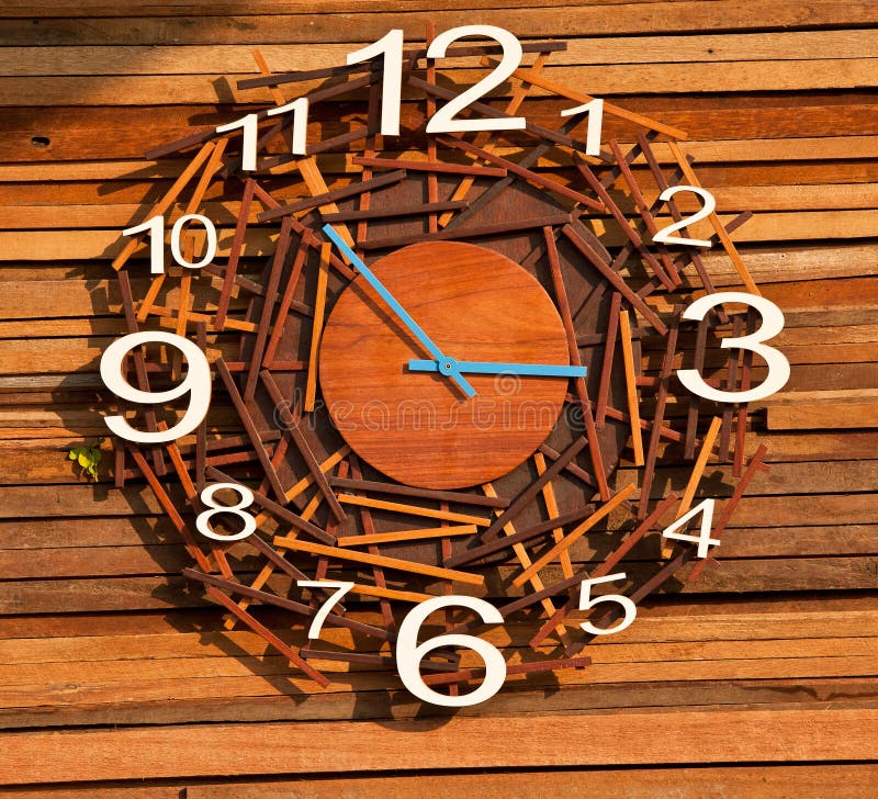 Modern wall clock