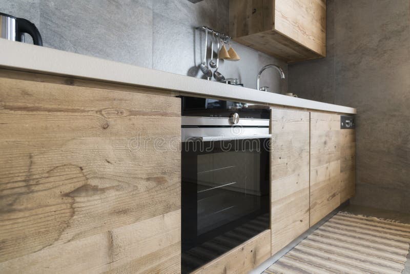 Moderne houten keuken royalty-vrije stock foto Moderne houten keuken royalty-vrije stock foto