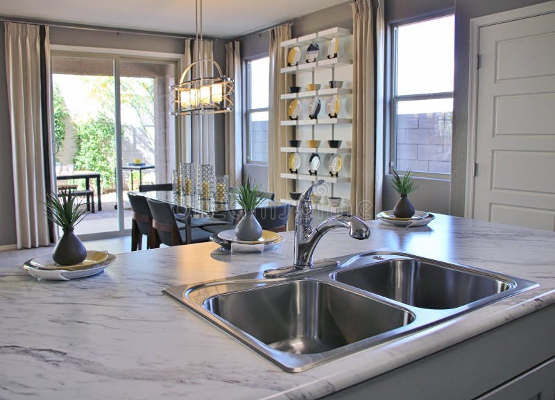 Moderne Kuche Und Esszimmer Stockbild Bild Von Moderne Esszimmer