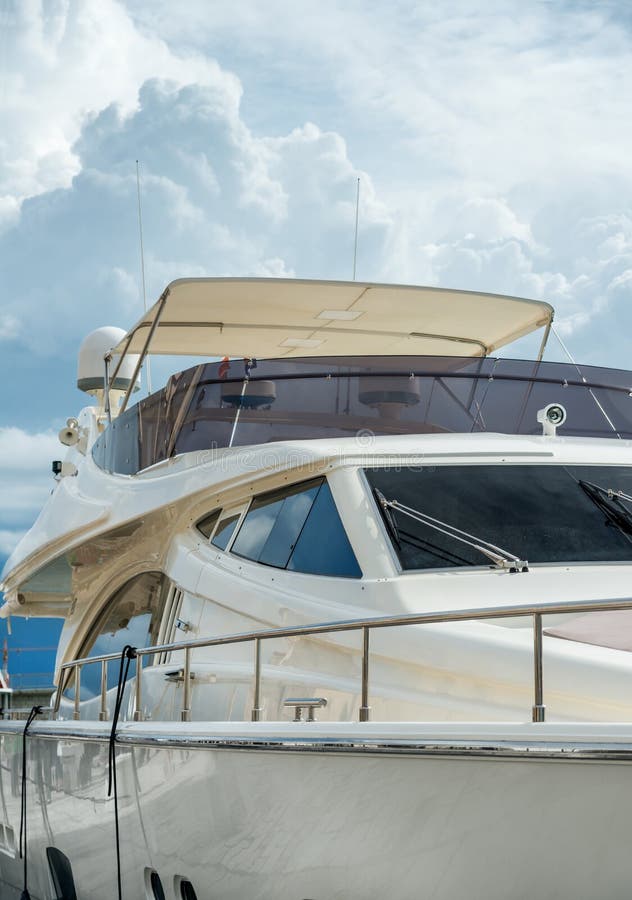 Moderne Yachtkabine lizenzfreie stockbilder Moderne Yachtkabine lizenzfreie stockbilder