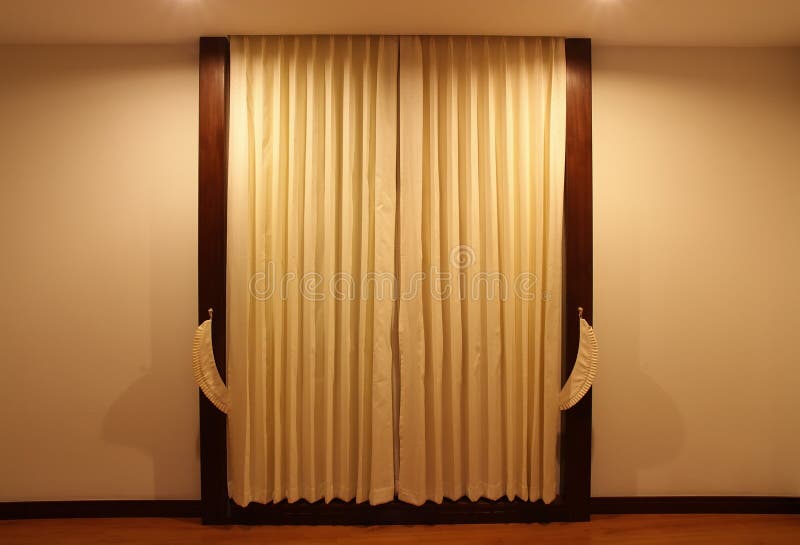 Moderner Vorhang im Hotel stockbild. Bild von zuhause - 79578155