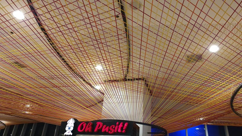 Modernes Innendesign in SM Seaside City Food Court in Cebu, Philippinen stockbilder Modernes Innendesign in SM Seaside City Food Court in Cebu, Philippinen stockbilder
