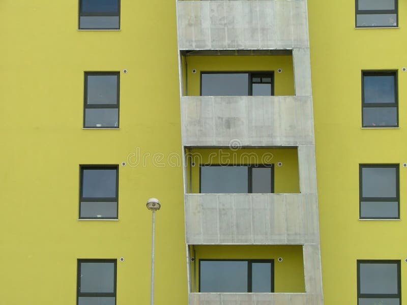 Modernt lägenhethus royaltyfri fotografi