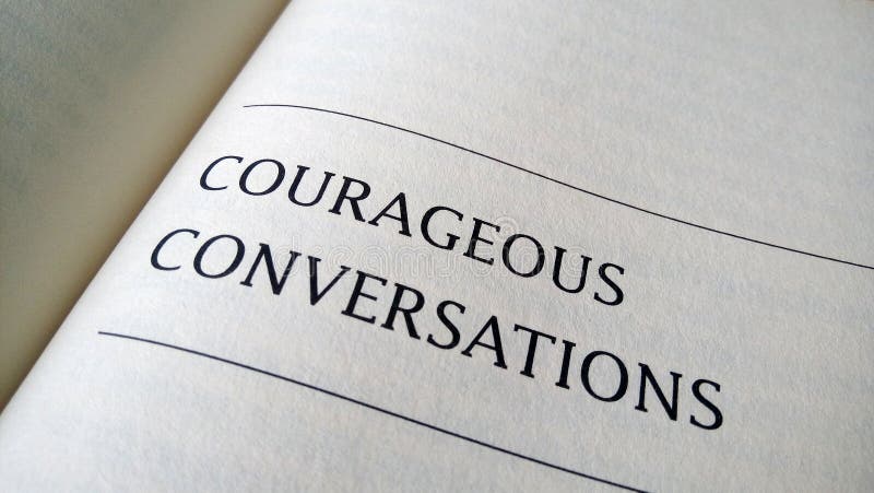 Modig konversation som skrivs ut på en bok
