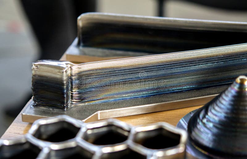 Modèle imprimé imprimante 3d à partir d'objet métallique créé imprimante 3d fusion métal image libre de droits