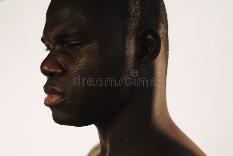 Modèle noir masculin de corps de mode images libres de droits