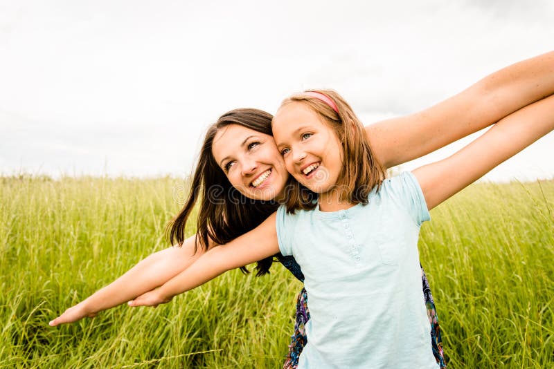 Moeder en kind vliegen royalty-vrije stock foto