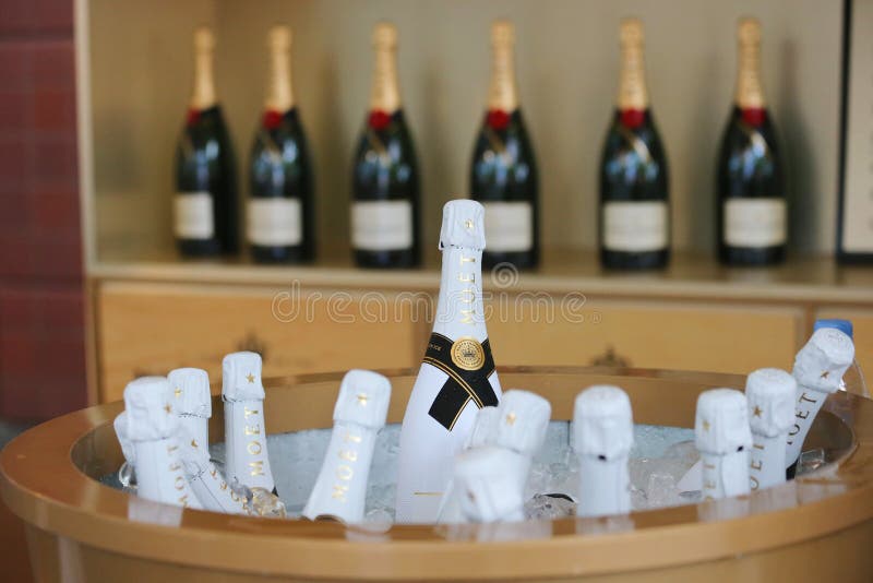 Moet & Chandon champagne – Stock Editorial Photo © mandritoiu