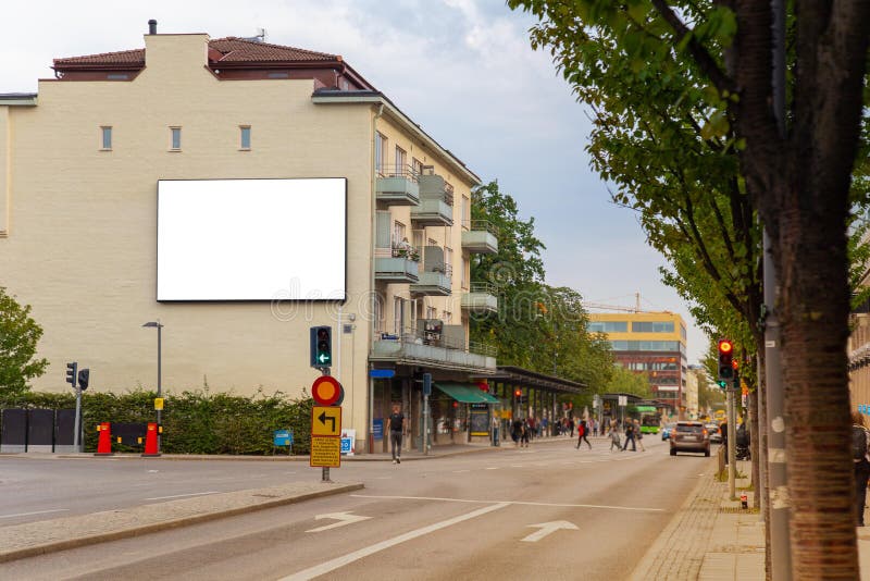Mofa en blanco de la cartelera para arriba fotos de archivo libres de regalías Mofa en blanco de la cartelera para arriba fotos de archivo libres de regalías